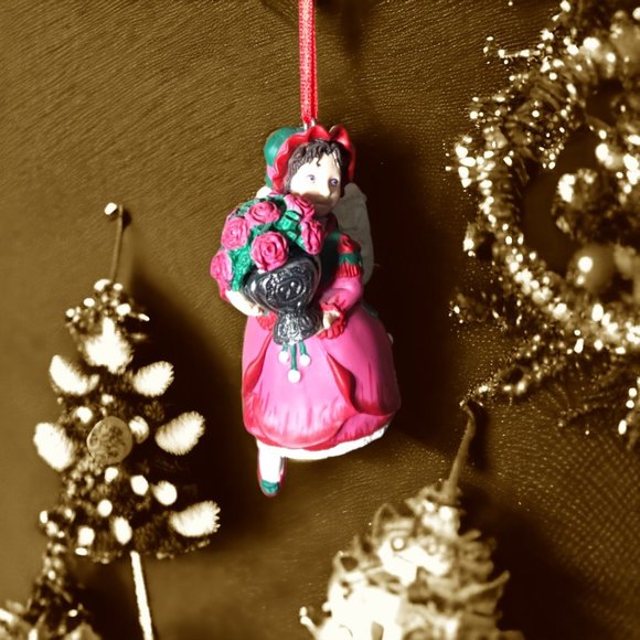 1999 Hallmark Keepsake Ornament Rose Angel: The Language of Flowers 4th & Final - Picture 7 of 9